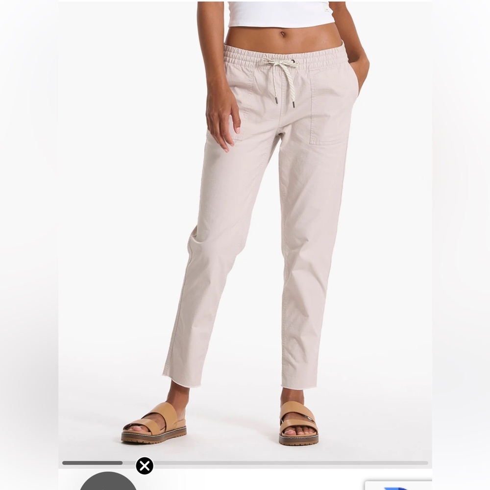Vuori Women’s “Ripstop” pants in Light Tan / natural, size small